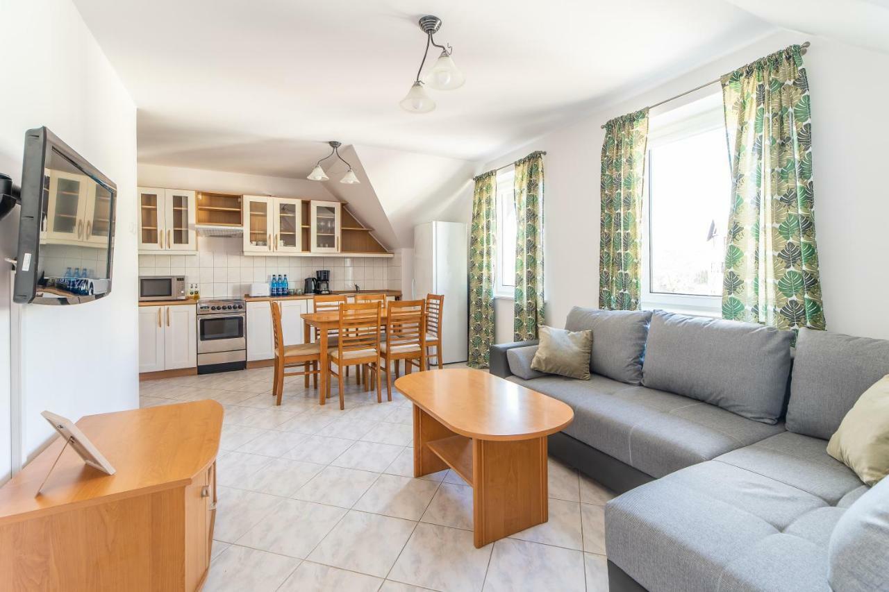 3-Bedroom Apartment Plac Neptuna By Noclegi Renters ミエンジズドロイェ エクステリア 写真