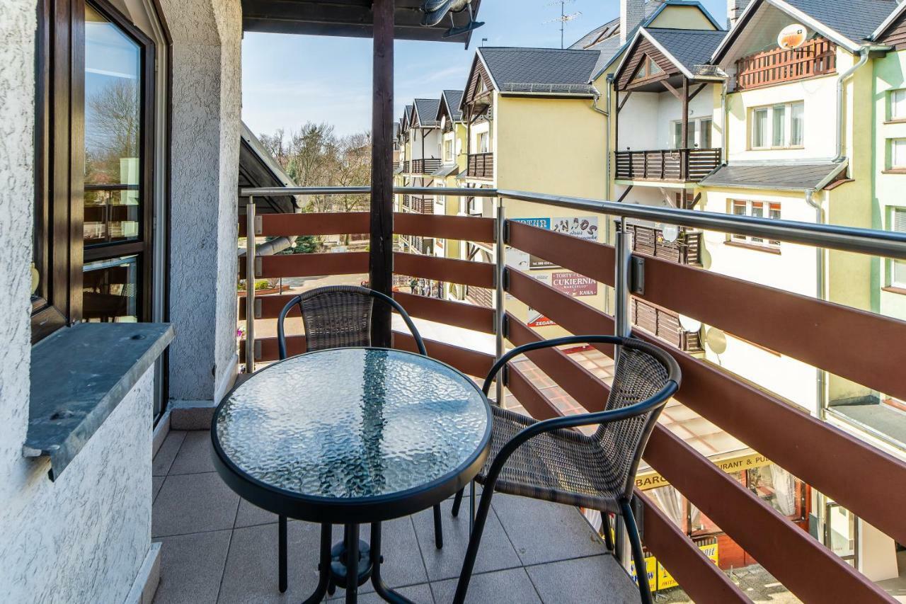 3-Bedroom Apartment Plac Neptuna By Noclegi Renters ミエンジズドロイェ エクステリア 写真