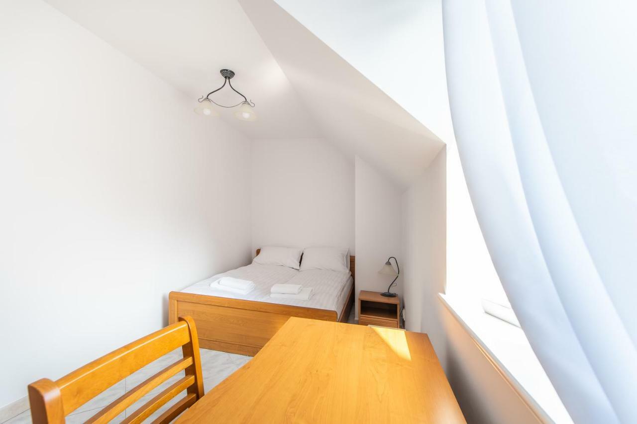 3-Bedroom Apartment Plac Neptuna By Noclegi Renters ミエンジズドロイェ エクステリア 写真