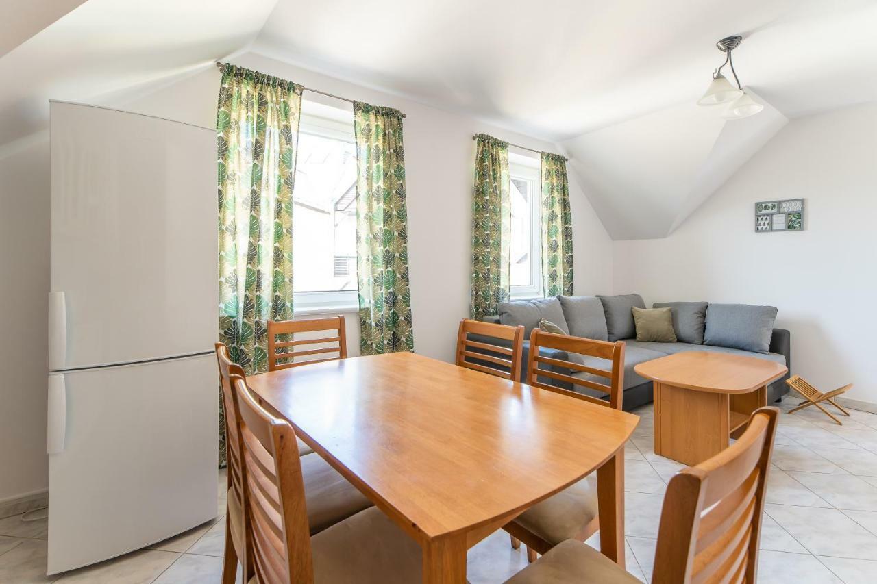 3-Bedroom Apartment Plac Neptuna By Noclegi Renters ミエンジズドロイェ エクステリア 写真