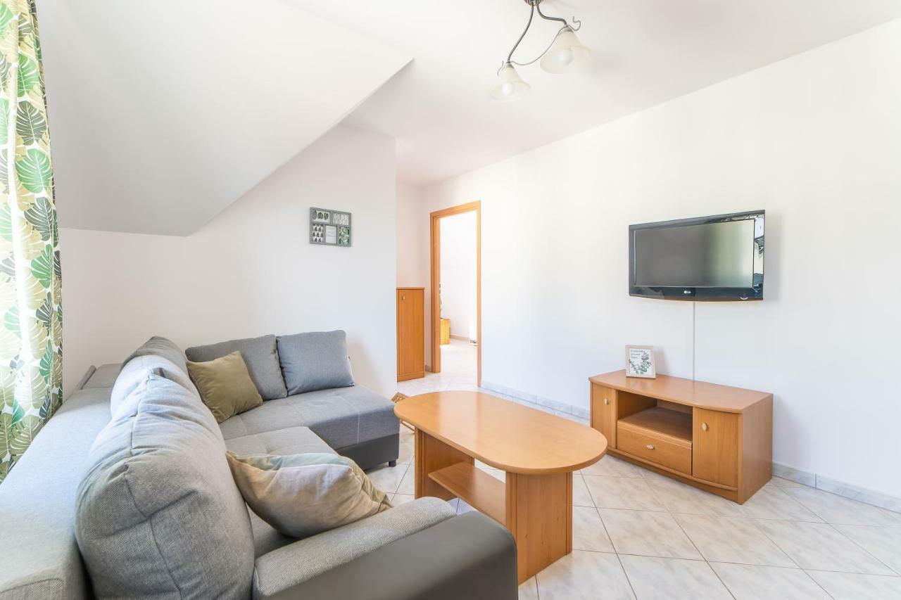 3-Bedroom Apartment Plac Neptuna By Noclegi Renters ミエンジズドロイェ エクステリア 写真