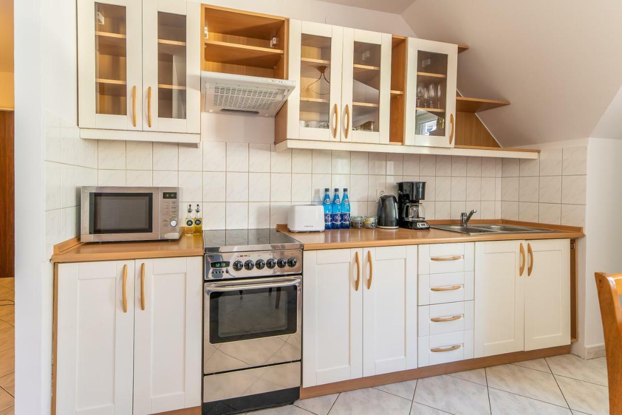 3-Bedroom Apartment Plac Neptuna By Noclegi Renters ミエンジズドロイェ エクステリア 写真