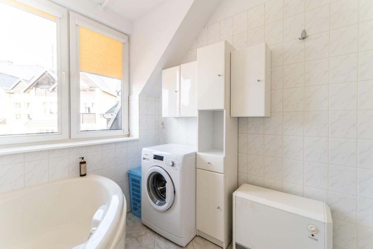 3-Bedroom Apartment Plac Neptuna By Noclegi Renters ミエンジズドロイェ エクステリア 写真